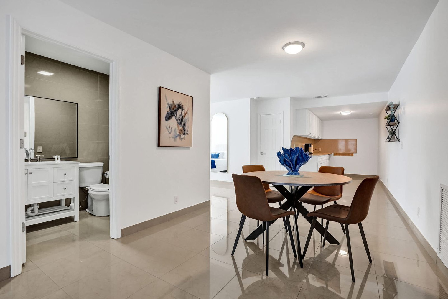 Building Photo - 905 N Federal Hwy