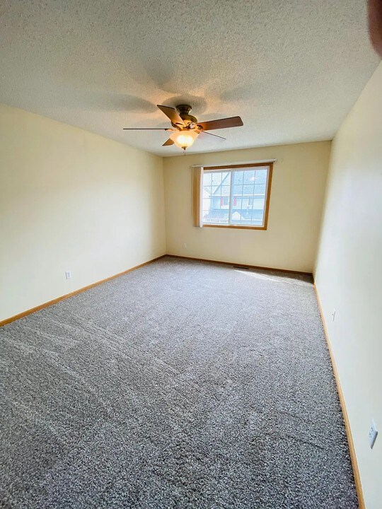 Building Photo - 3128 Juniper Ln