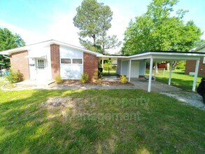 Building Photo - 727 Oakgrove Dr