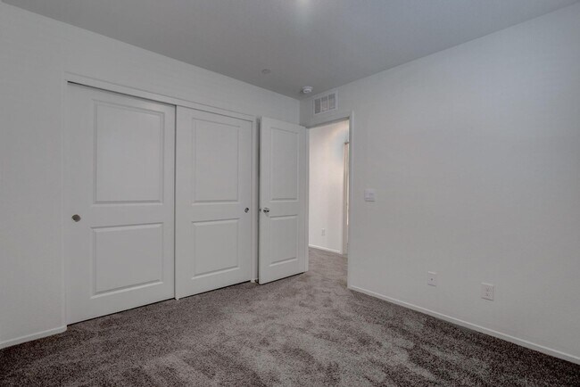 Building Photo - 7371 Craig Cv Ct