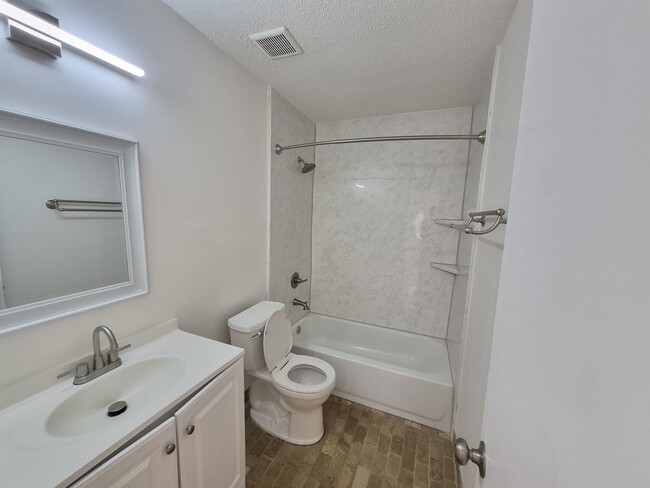 Building Photo - 5657 Heartwood Dr