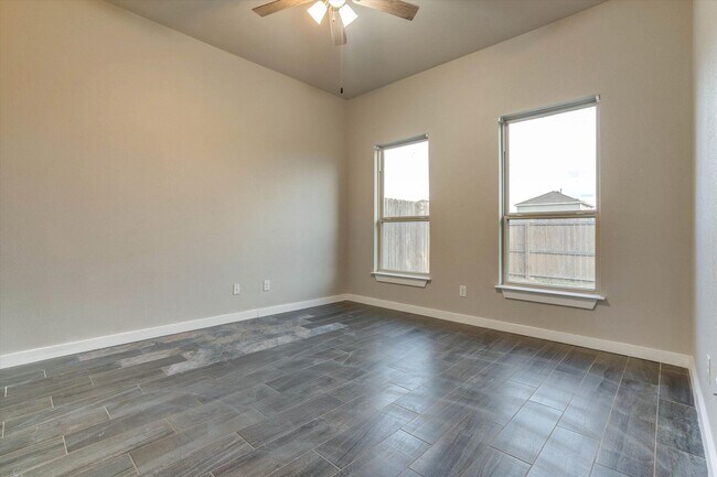 Building Photo - 130 Hidden Springs Dr