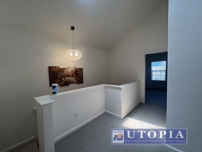 Building Photo - Quiet Beautiful 3 Bed, 2.5 Bath Property Near UCSC