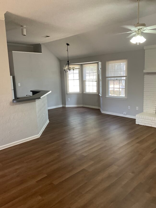 Building Photo - 9033 English Saddle Ln