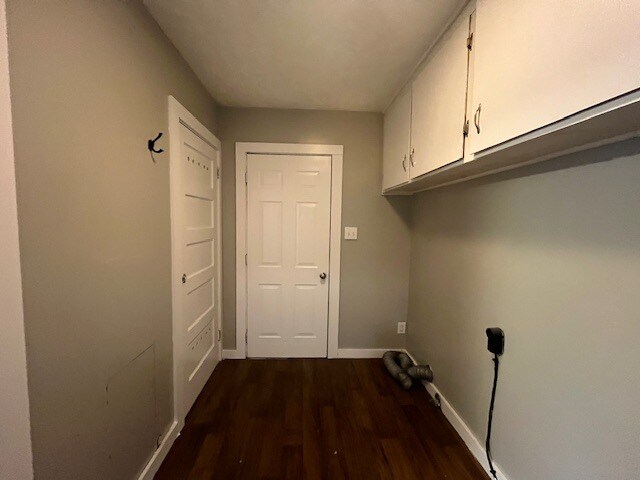 Building Photo - 1353 E Dayton St