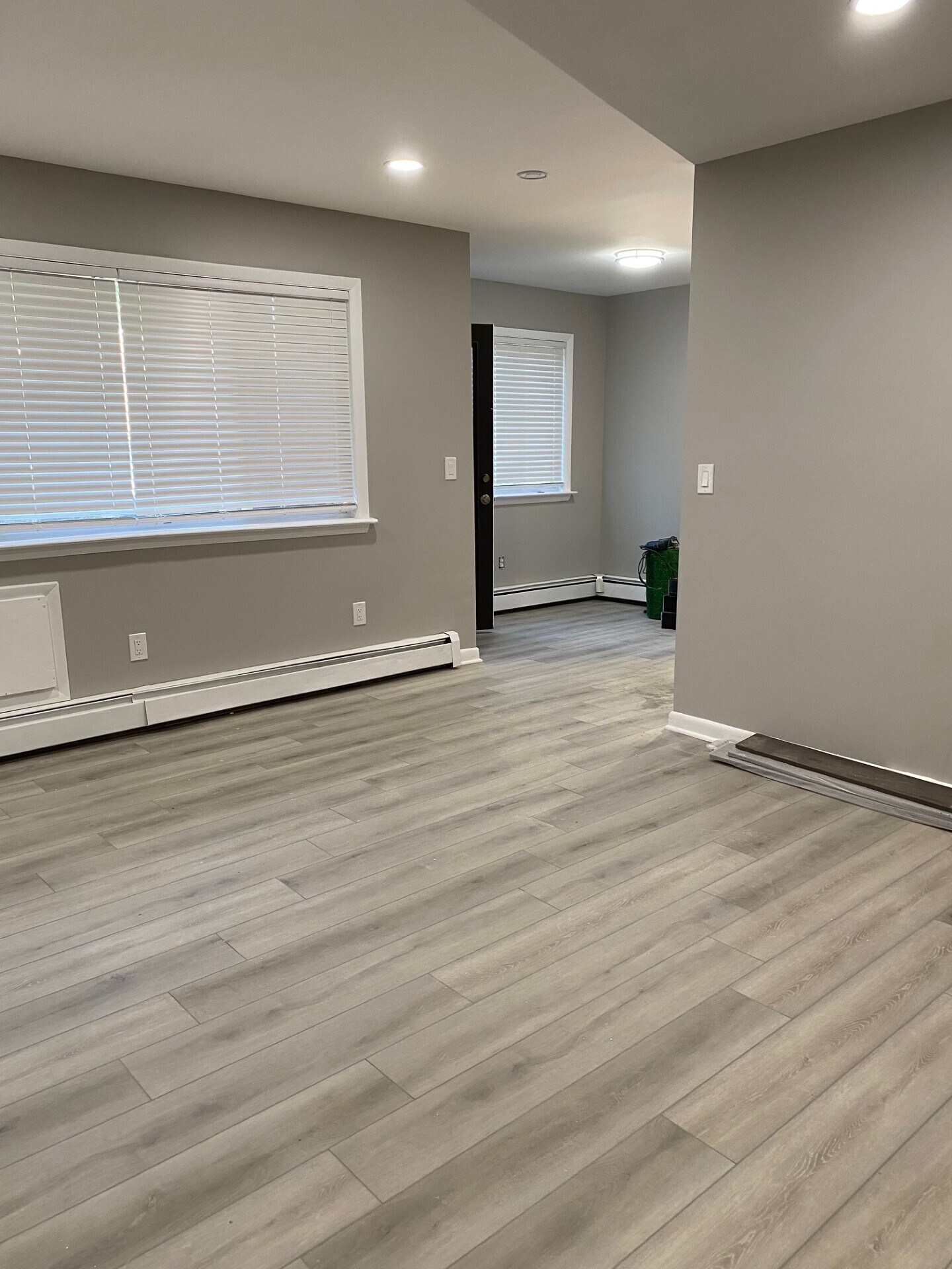 Building Photo - 333 Vincellette St