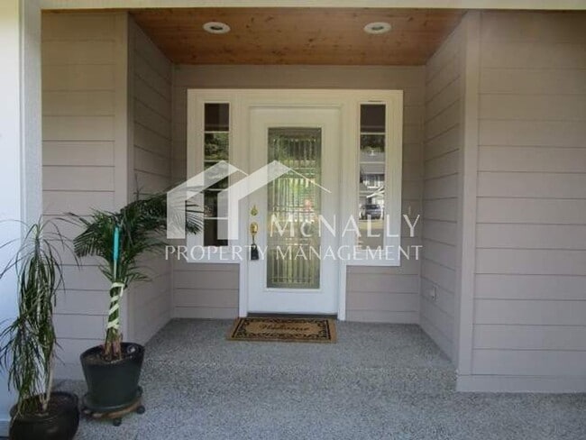 Building Photo - 4 Bedroom, 2.5 Bathroom Home in Gig Harbor