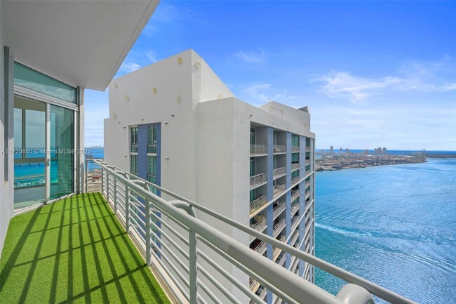 Building Photo - 325 S Biscayne Blvd