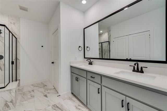 Building Photo - 831 Cavitt Ct