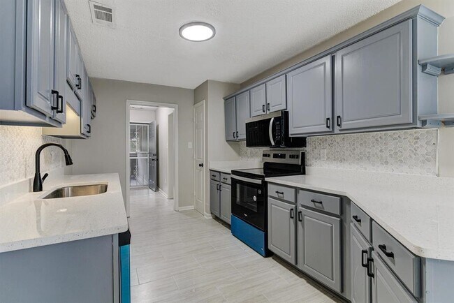 Building Photo - 8952 Vorlich Cove