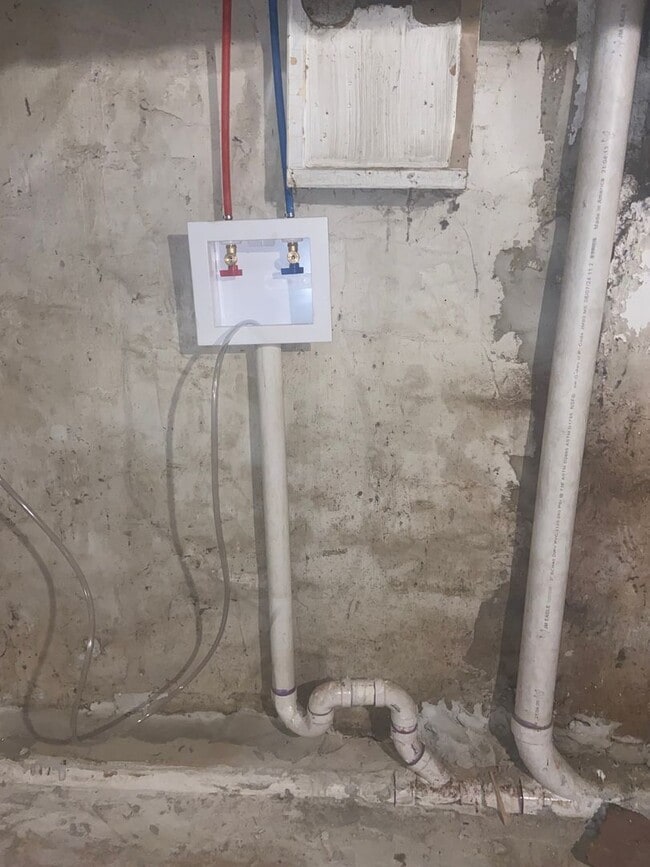 Building Photo - Remodeled Home - Oak Lane