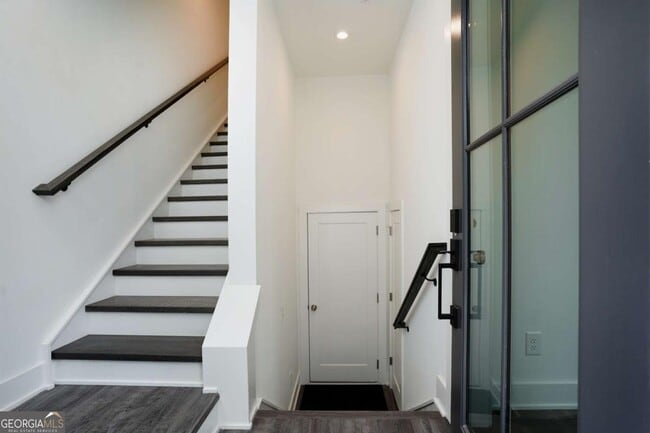 Building Photo - 1815 Gotham Ln NE