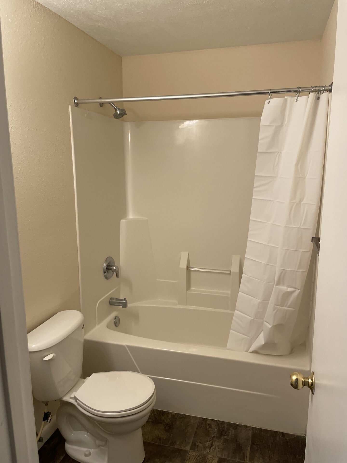 Main Bath - 310 Galvin Rd N