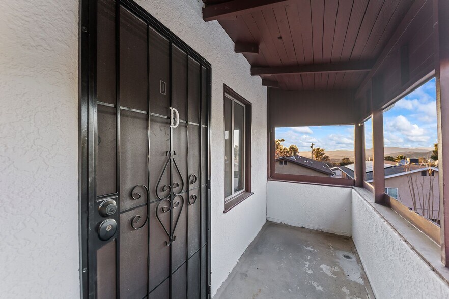 Building Photo - 10639 Fitzroy Ave