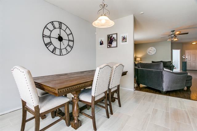 Building Photo - 8633 Star Thistle Dr