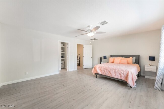Building Photo - 3209 Kings Way
