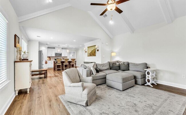 Building Photo - 253 Pedric Dr