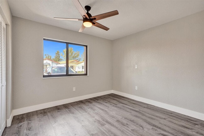 Building Photo - 2614 W 65th St