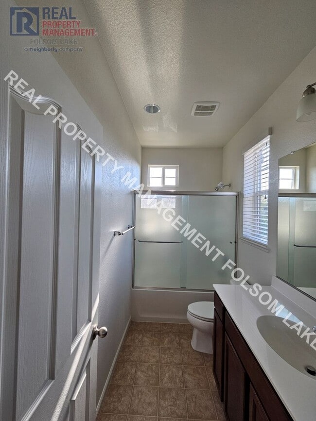 Building Photo - 146 Barnhill Dr