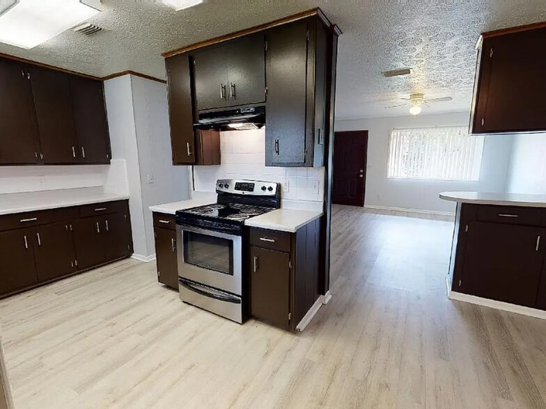 Primary Photo - 763 Ernona St