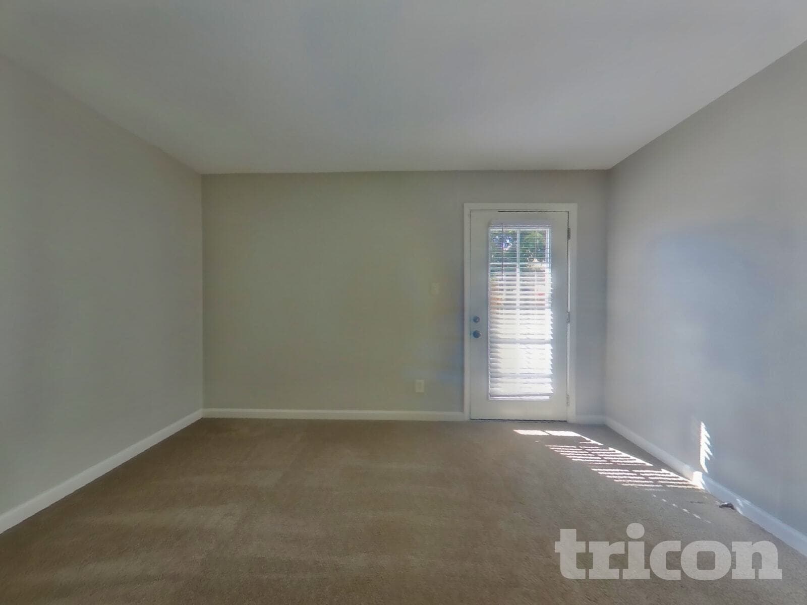 Building Photo - 5041 Whittier Dr