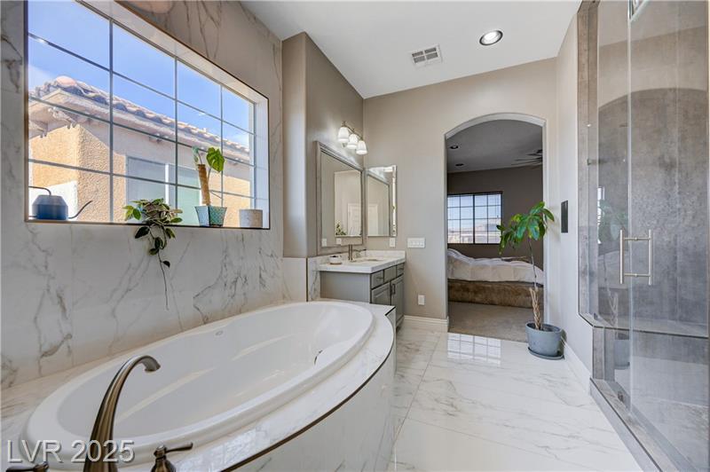 Primary Bath - 9738 Bear Trap Ct