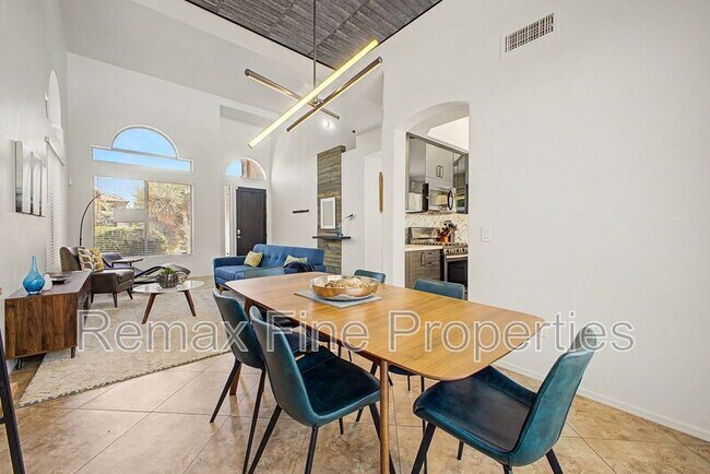 Building Photo - 3563 N Tuscany