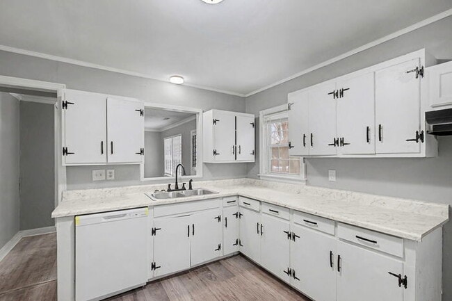 Building Photo - 1604 Alta Vista Ave