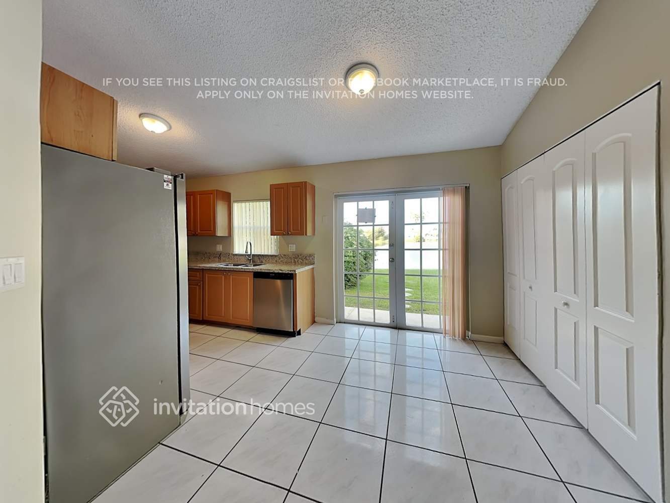 Building Photo - 7215 SW 42nd Ct