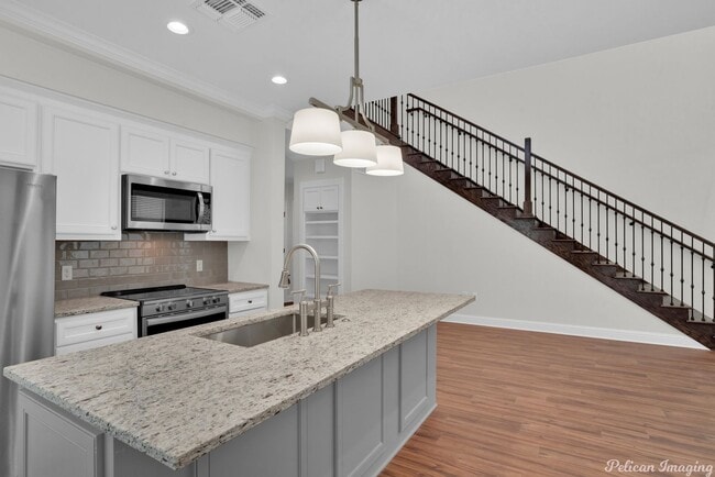 Building Photo - Visit this New Stunning Build in Provenanc...