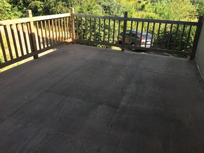 Building Photo - ch/lo06