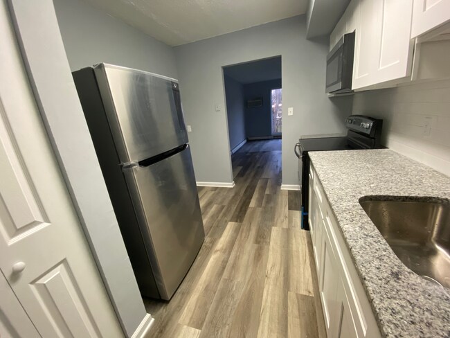 Building Photo - Beautiful Meadowood Condo Unit