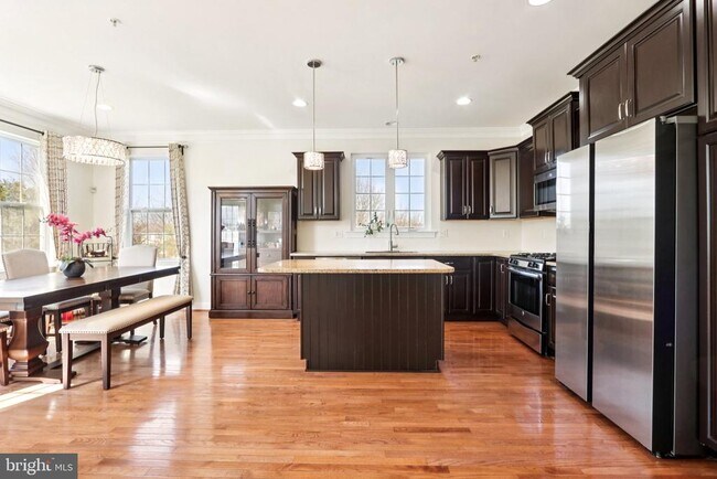 Building Photo - 1035 Thorndale Dr
