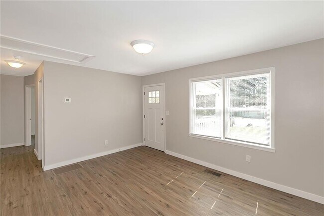 Building Photo - 455 Westside School Rd