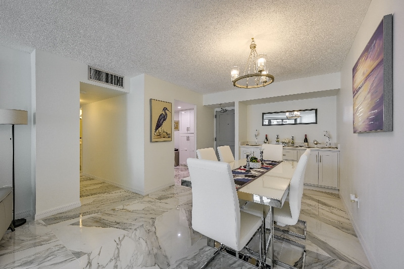 Building Photo - 320 Seaview Ct