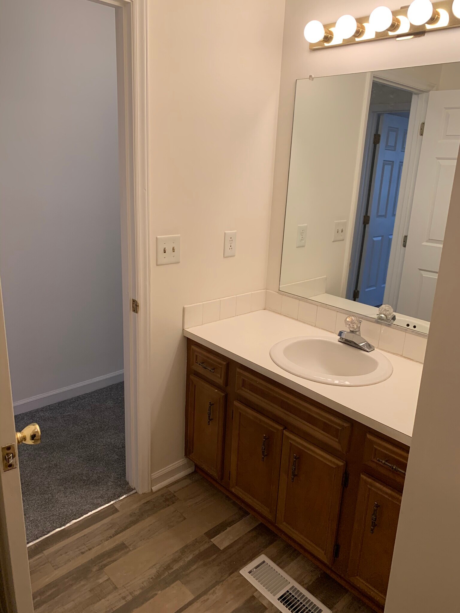 Building Photo - 133 Columbine Dr. Unit # 113