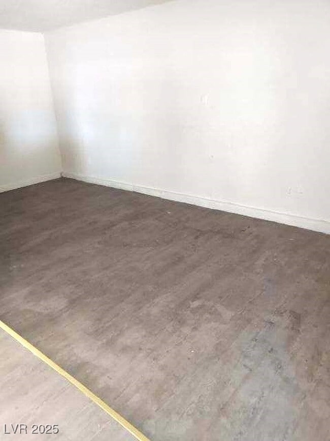 Building Photo - 301 Lance Ave