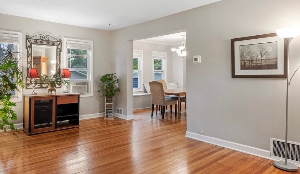 Building Photo - 1034 Chestnut St