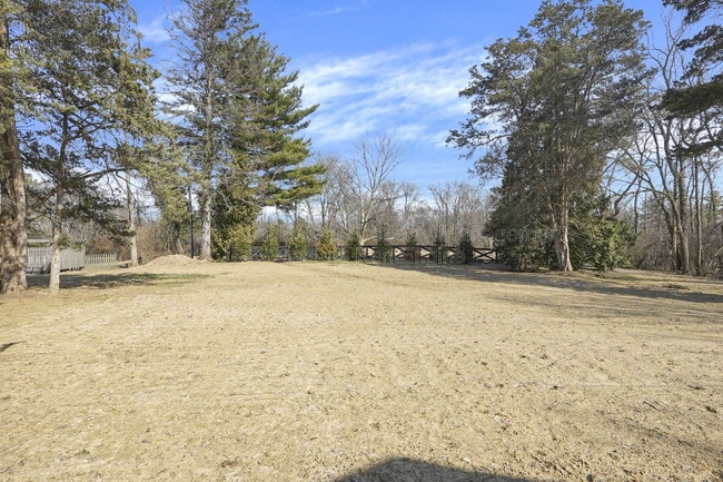 Building Photo - 7570 Dublin Rd