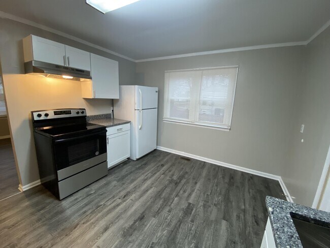 Building Photo - 1031 Revere St