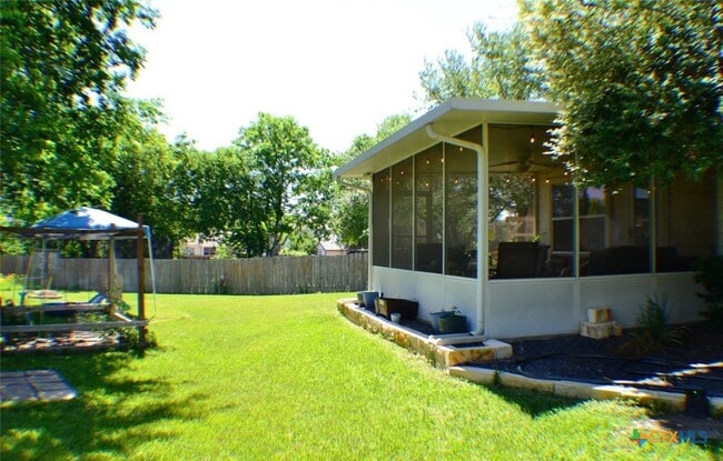 Building Photo - 1715 Mountain Brook