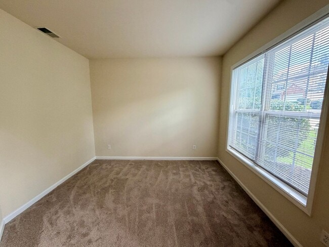 Building Photo - 1324 Emory Ln NW