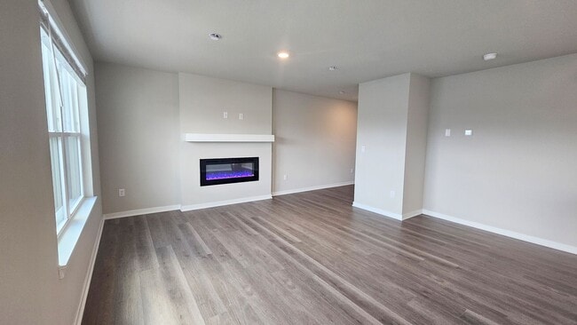 Building Photo - 2025 Build - 3 Bedroom, 2.5 Bathroom Townhouse in Prime Ankeny Location – Available Now