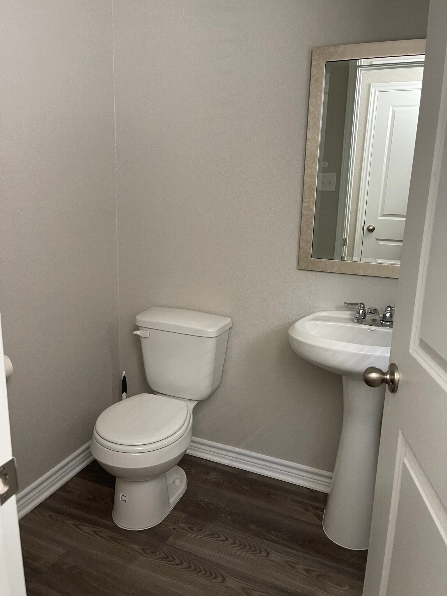 1st floor 1/2 bath - 3259 Comanche Xing