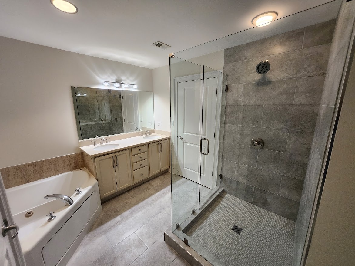 Master Bathroom - 285 Centennial Olympic Park Dr NW