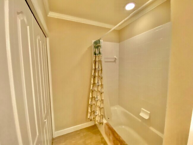 Building Photo - 7515 Stoneybrook Dr