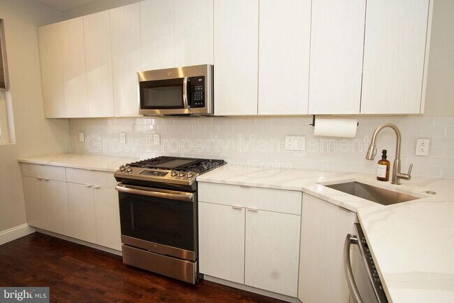 Building Photo - 1616 Cambridge St