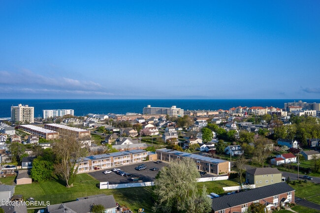 Building Photo - 119 Avery Ave