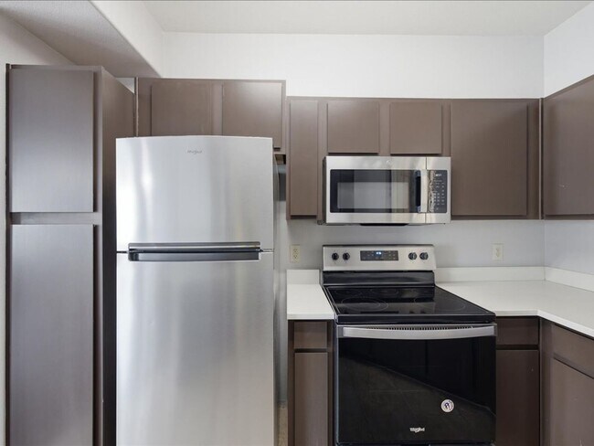 Building Photo - Charming 1 Bed / 1 Bath with Resort-Style Amenities!