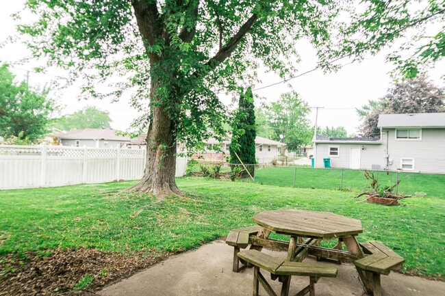 Building Photo - 3 bed 2 bath Home in Merrillville